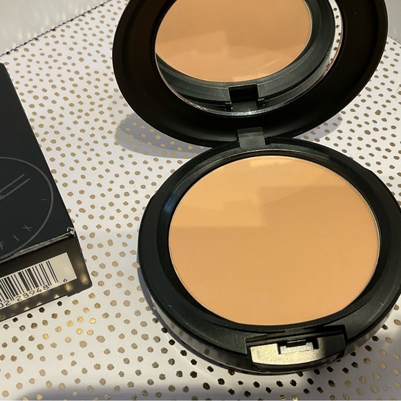 MAC Studio Fix Powder Plus Foundation C4.5 - Picture 11 of 11
